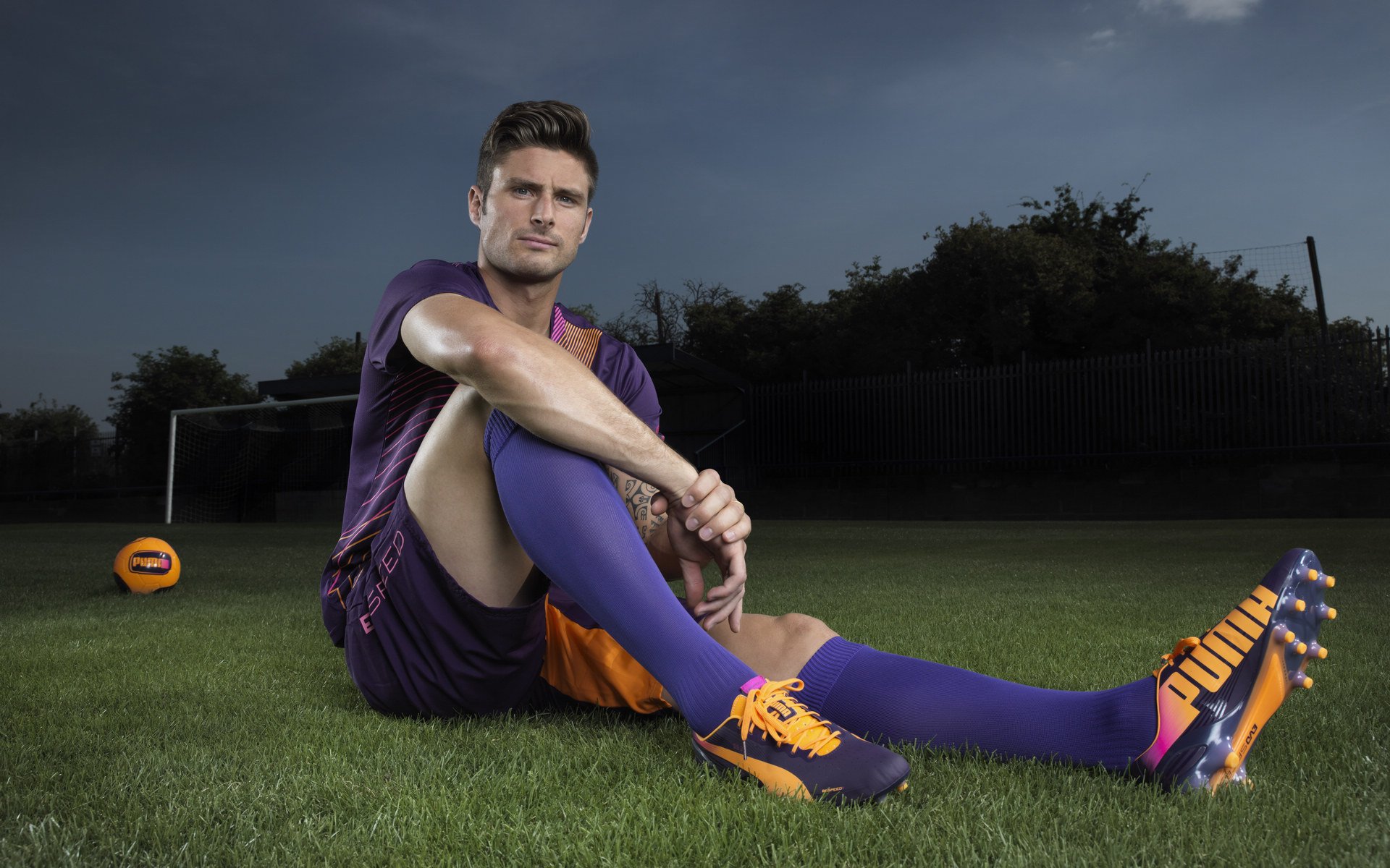 基层足球场地建设纳入城市规划助力全民健身，足球场地建设方案